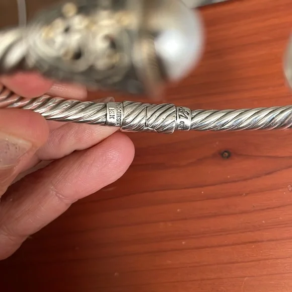 Sterling Silver /18k stamped twisted cable bangle 3mm with fresh water pearl - Picture 10 of 11